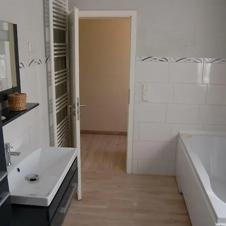 Ferienwohnung Am Schmollensee Apartment *